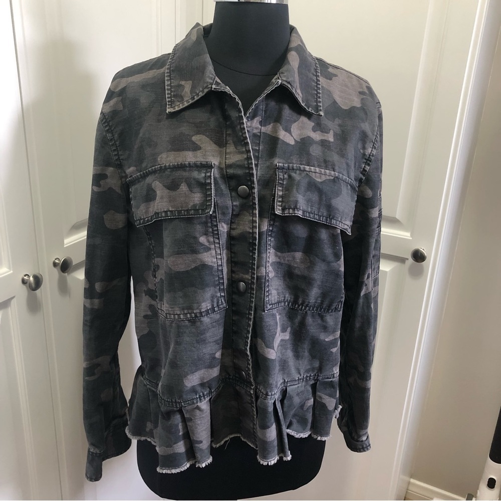 Gap Camo Jacket-Large